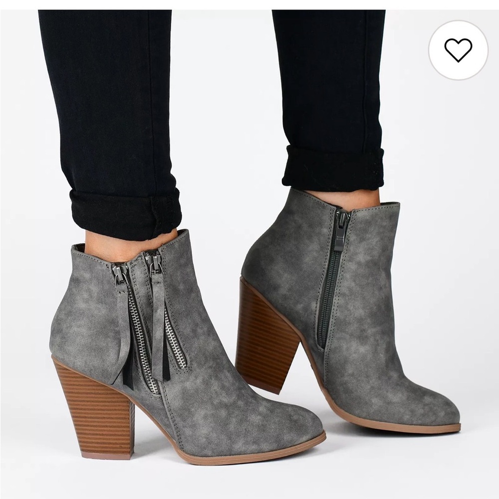 NWOB Journee Collection Vally Zip Western Booties, Vegan. Never Worn